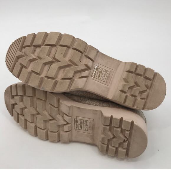 Dolce Vita Pepper Nude Tan Lug Sole Chelsea Boots Size 8 Pull On - Picture 10 of 11